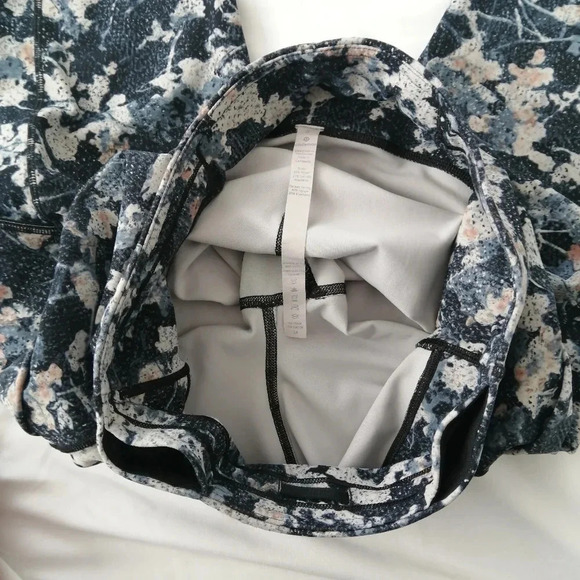 Lululemon Speed Up Tights Leggings Full On Luxtreme 28" in Spring Bloom Multi 6 - Picture 11 of 16